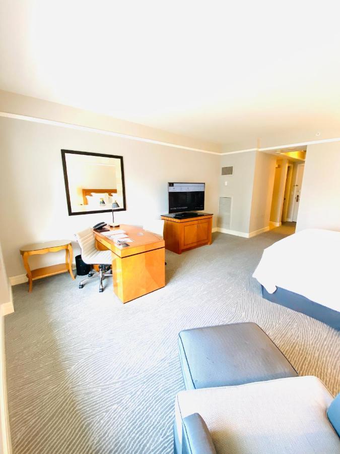 Private Condo Hotel At Four Seasons Brickell Miami Exteriör bild