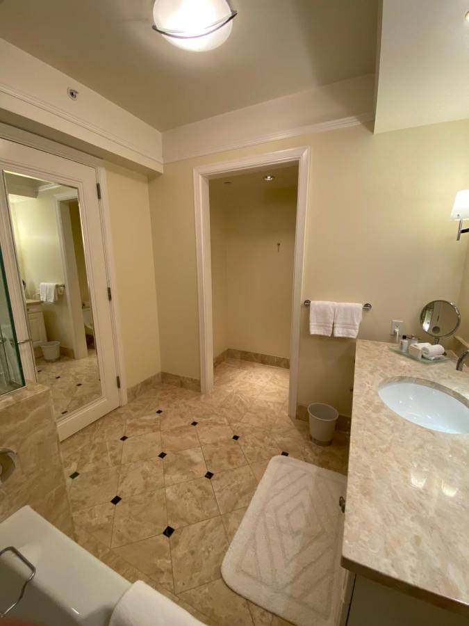 Private Condo Hotel At Four Seasons Brickell Miami Exteriör bild